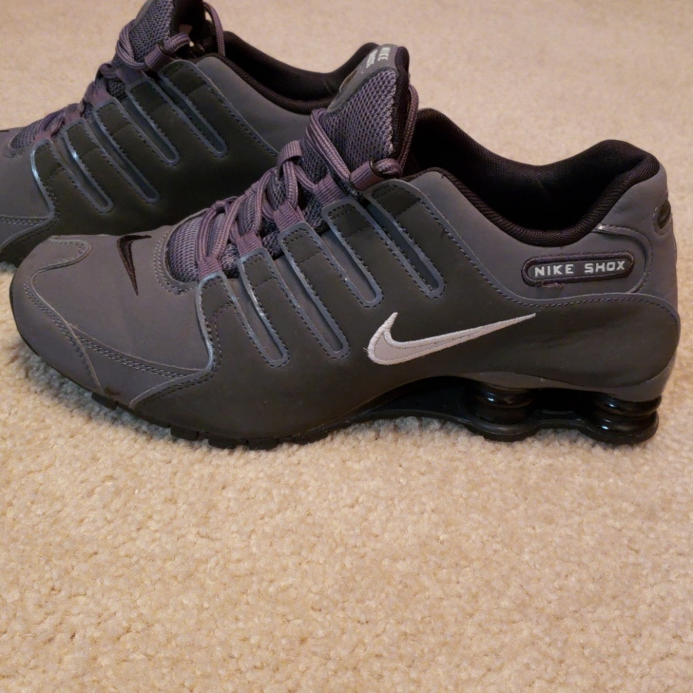 Grey Nike Shox